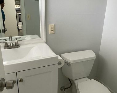 6890 Royal Palm Boulevard - Photo Thumbnail 14