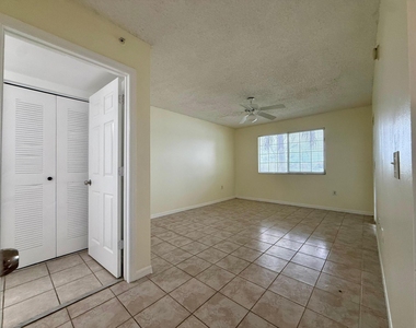 5065 Wiles Road - Photo Thumbnail 12
