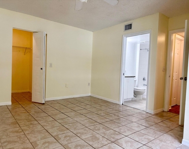 5065 Wiles Road - Photo Thumbnail 10