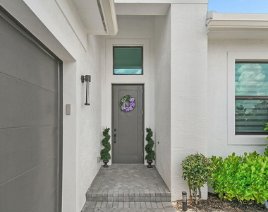 9084 Sw Arco Way - Photo Thumbnail 3