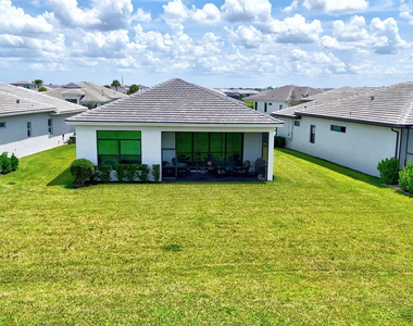 9084 Sw Arco Way - Photo Thumbnail 1