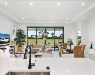 9084 Sw Arco Way - Photo Thumbnail 6