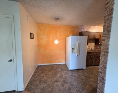 401 Se 12th Street - Photo Thumbnail 8