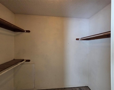 401 Se 12th Street - Photo Thumbnail 10