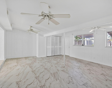 5731 Ne 17th Terrace - Photo Thumbnail 13