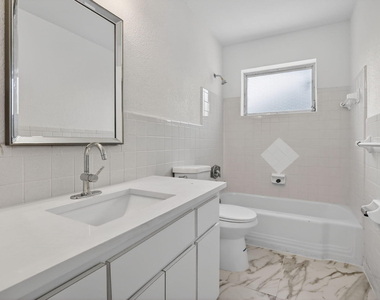5731 Ne 17th Terrace - Photo Thumbnail 23