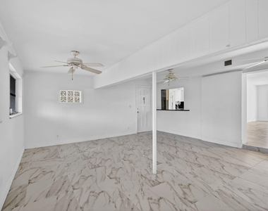 5731 Ne 17th Terrace - Photo Thumbnail 11