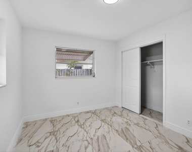 5731 Ne 17th Terrace - Photo Thumbnail 21