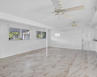 5731 Ne 17th Terrace - Photo Thumbnail 10