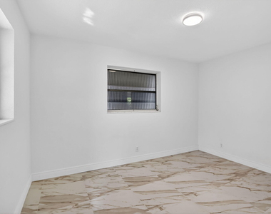 5731 Ne 17th Terrace - Photo Thumbnail 17