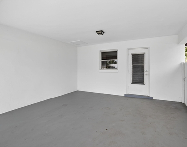 5731 Ne 17th Terrace - Photo Thumbnail 38