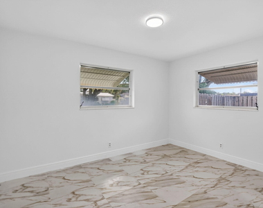 5731 Ne 17th Terrace - Photo Thumbnail 20