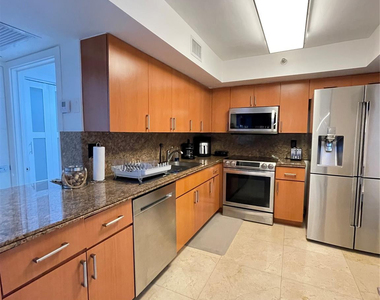 19101 Ne 36th Place - Photo Thumbnail 8
