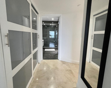 19101 Ne 36th Place - Photo Thumbnail 12