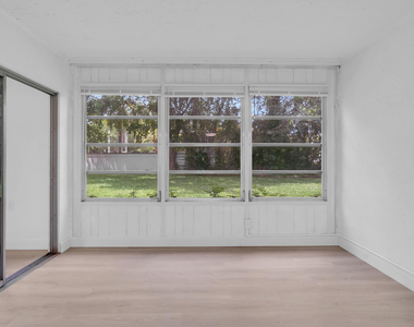 1102 Bahama Bend - Photo Thumbnail 10