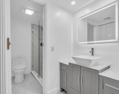1102 Bahama Bend - Photo Thumbnail 14