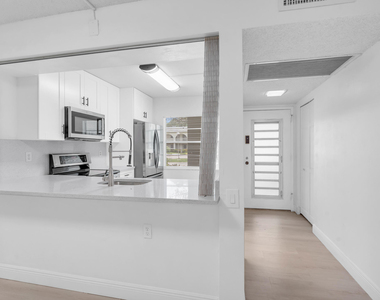 1102 Bahama Bend - Photo Thumbnail 4