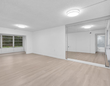 1102 Bahama Bend - Photo Thumbnail 5