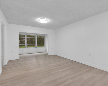 1102 Bahama Bend - Photo Thumbnail 6