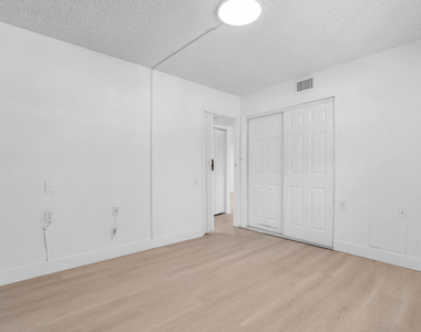 1102 Bahama Bend - Photo Thumbnail 17