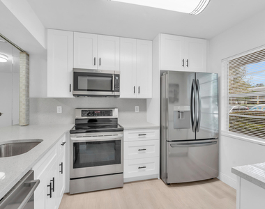 1102 Bahama Bend - Photo Thumbnail 3