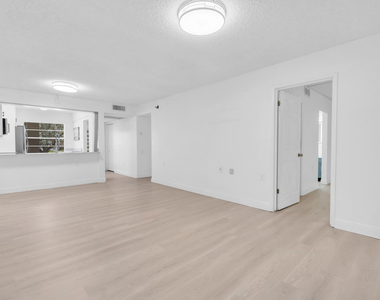 1102 Bahama Bend - Photo Thumbnail 9