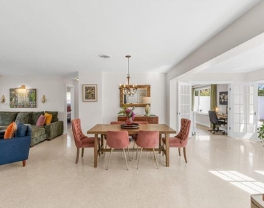 1116 Se 13th Court - Photo Thumbnail 5