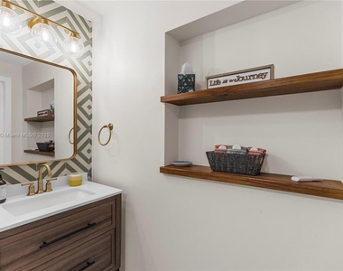 1116 Se 13th Court - Photo Thumbnail 21