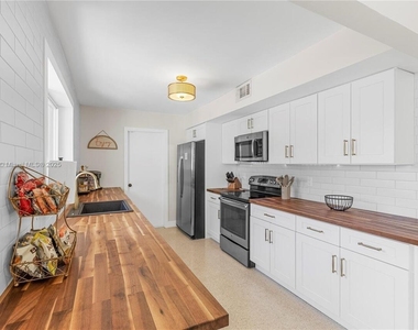 1116 Se 13th Court - Photo Thumbnail 17