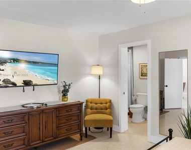 1116 Se 13th Court - Photo Thumbnail 9