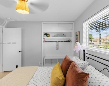 1116 Se 13th Court - Photo Thumbnail 20