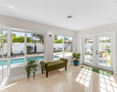 1116 Se 13th Court - Photo Thumbnail 7