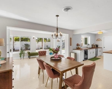1116 Se 13th Court - Photo Thumbnail 6