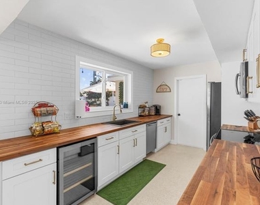1116 Se 13th Court - Photo Thumbnail 14