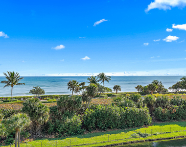 101 S Seas Drive - Photo Thumbnail 2