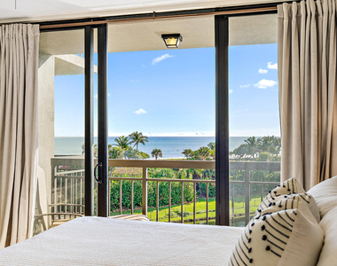 101 S Seas Drive - Photo Thumbnail 12