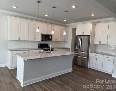 8829 Wingard Road - Photo Thumbnail 4