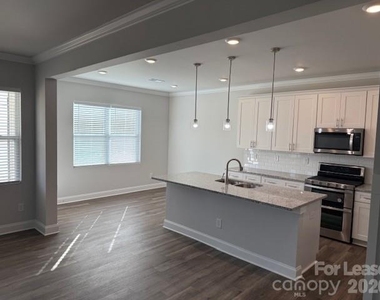 8829 Wingard Road - Photo Thumbnail 3