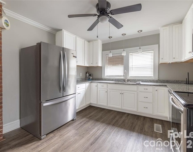 123 E 2nd Street - Photo Thumbnail 8