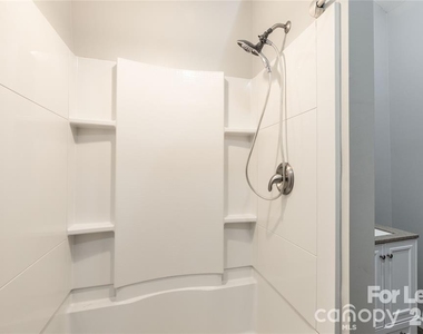 123 E 2nd Street - Photo Thumbnail 33