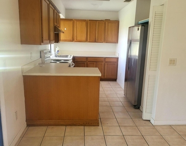 613 Sw Pueblo Terrace - Photo Thumbnail 2