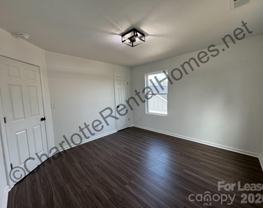 512 N Mulberry Street - Photo Thumbnail 9