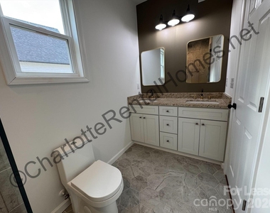 512 N Mulberry Street - Photo Thumbnail 1