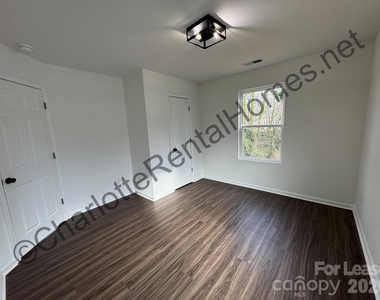 512 N Mulberry Street - Photo Thumbnail 10