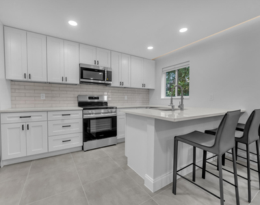 381 Se 15th Avenue - Photo Thumbnail 11