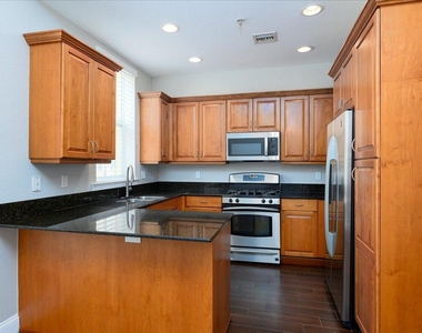 538 Ne 7th Avenue - Photo Thumbnail 16
