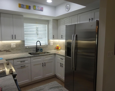 2864 E Crosley Dr Drive E - Photo Thumbnail 4