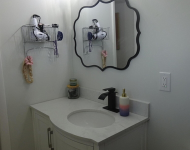 2864 E Crosley Dr Drive E - Photo Thumbnail 10