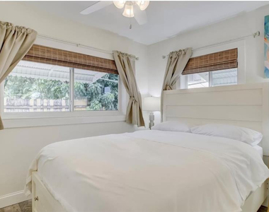501 Sw 11th Street - Photo Thumbnail 3
