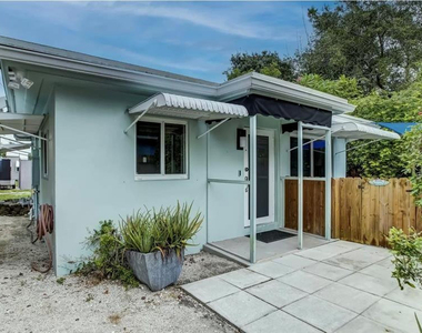 501 Sw 11th Street - Photo Thumbnail 1